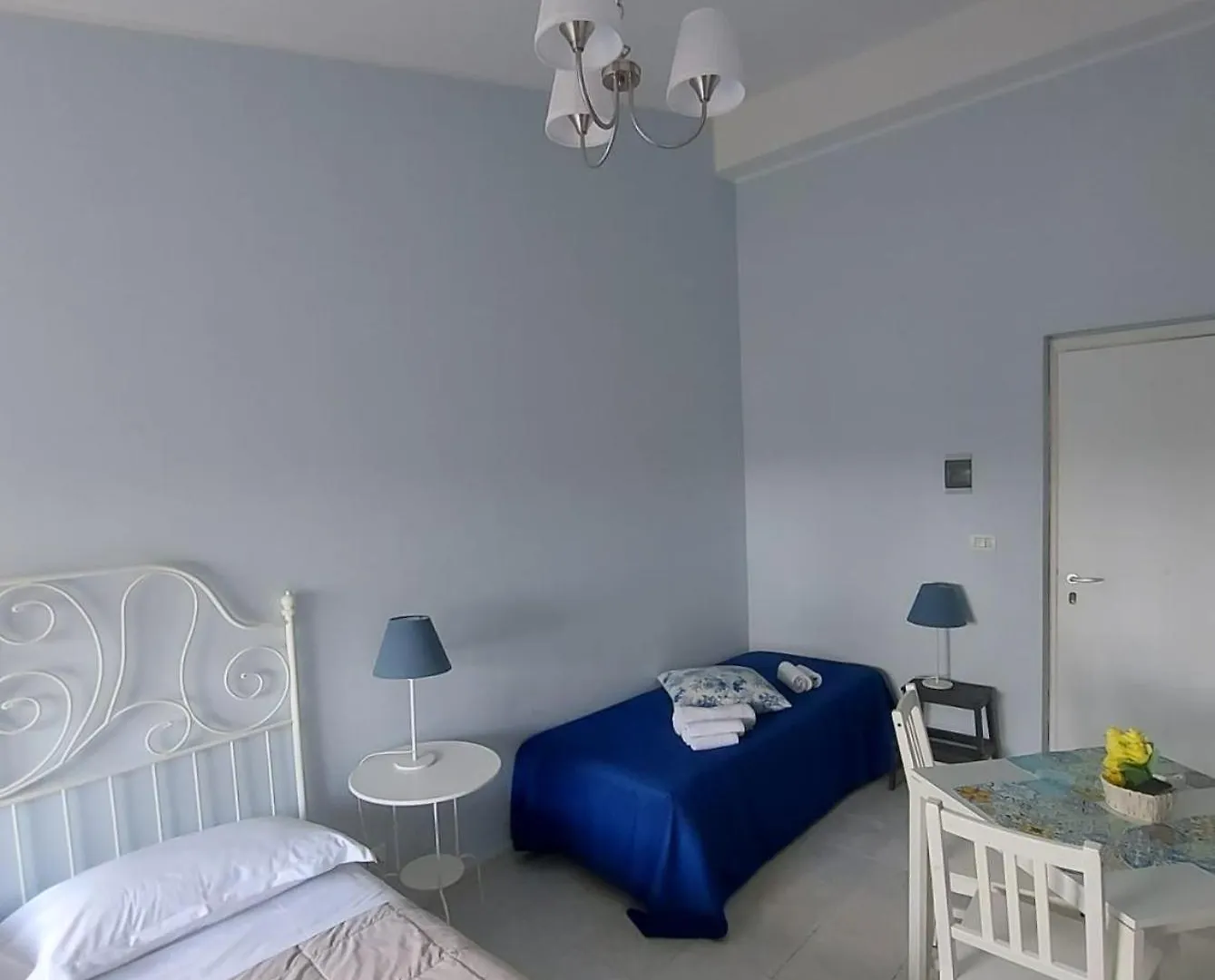 Hotel apartamentowy Villa Nadira Giardini-Naxos