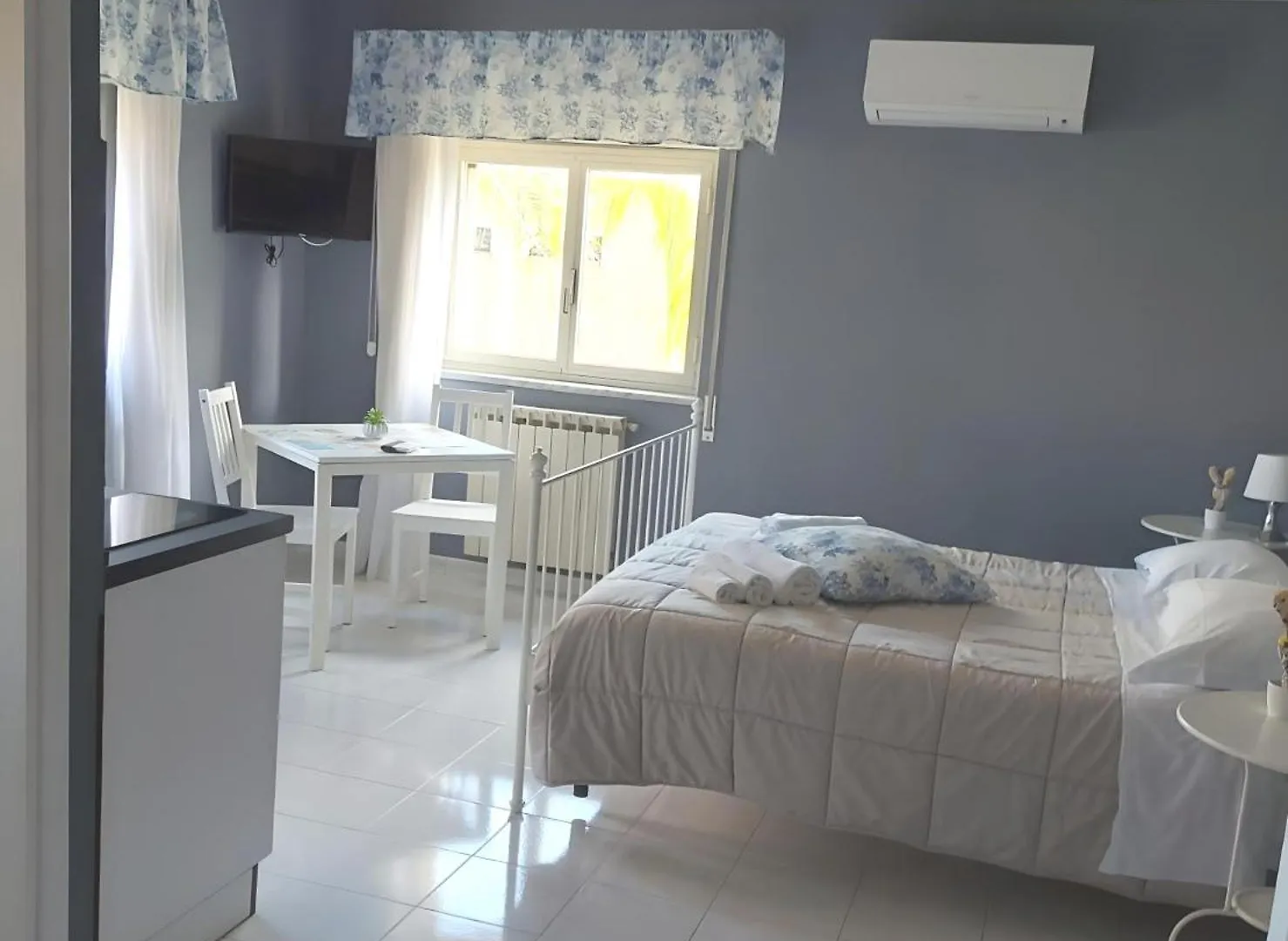 Hotel apartamentowy Villa Nadira Giardini-Naxos