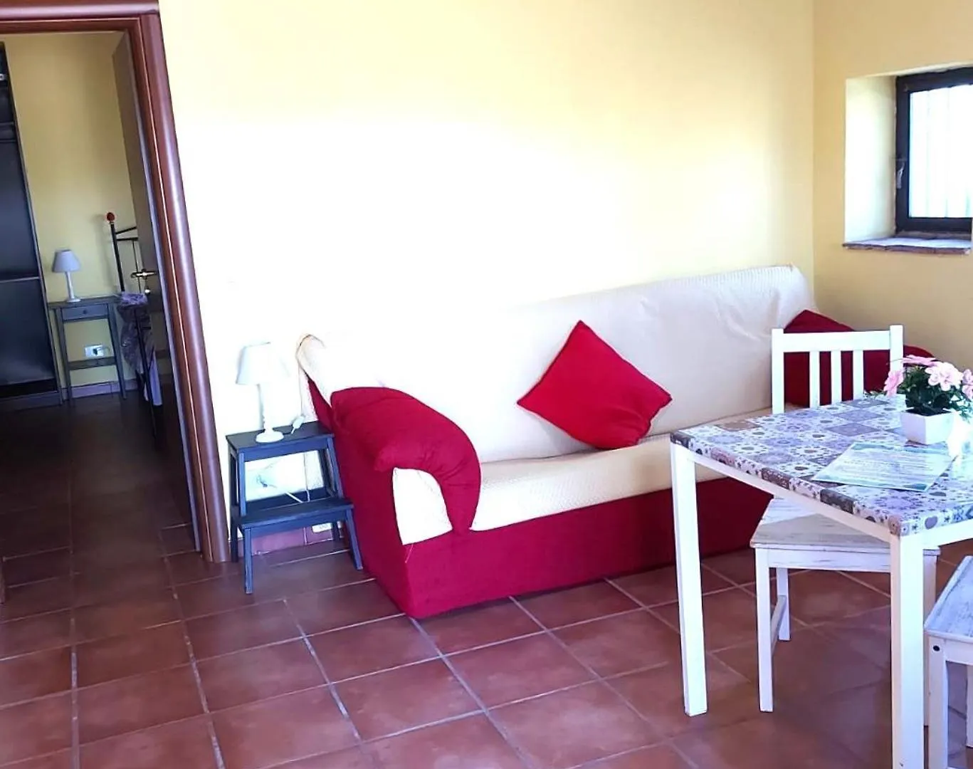 Hotel apartamentowy Villa Nadira Giardini-Naxos
